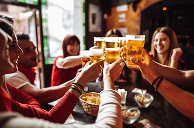 friends drinking beer