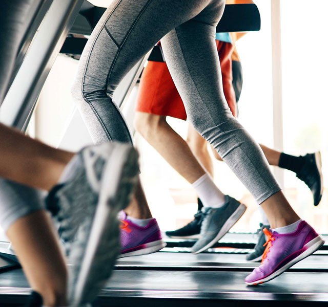 runners on treadmill
