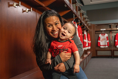 Maris posed with child in Red Wings gear