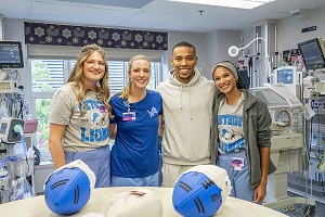 Amon-Ra St. Brown visits NICU