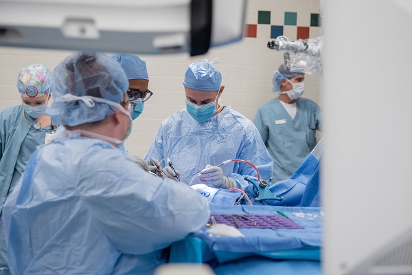 Henry Ford Health neurosurgeons perform brain resection